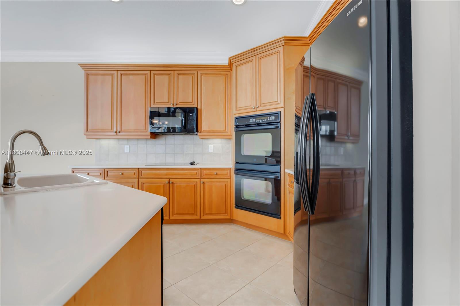 SUNSET LAKES PLAT THREE - Residential