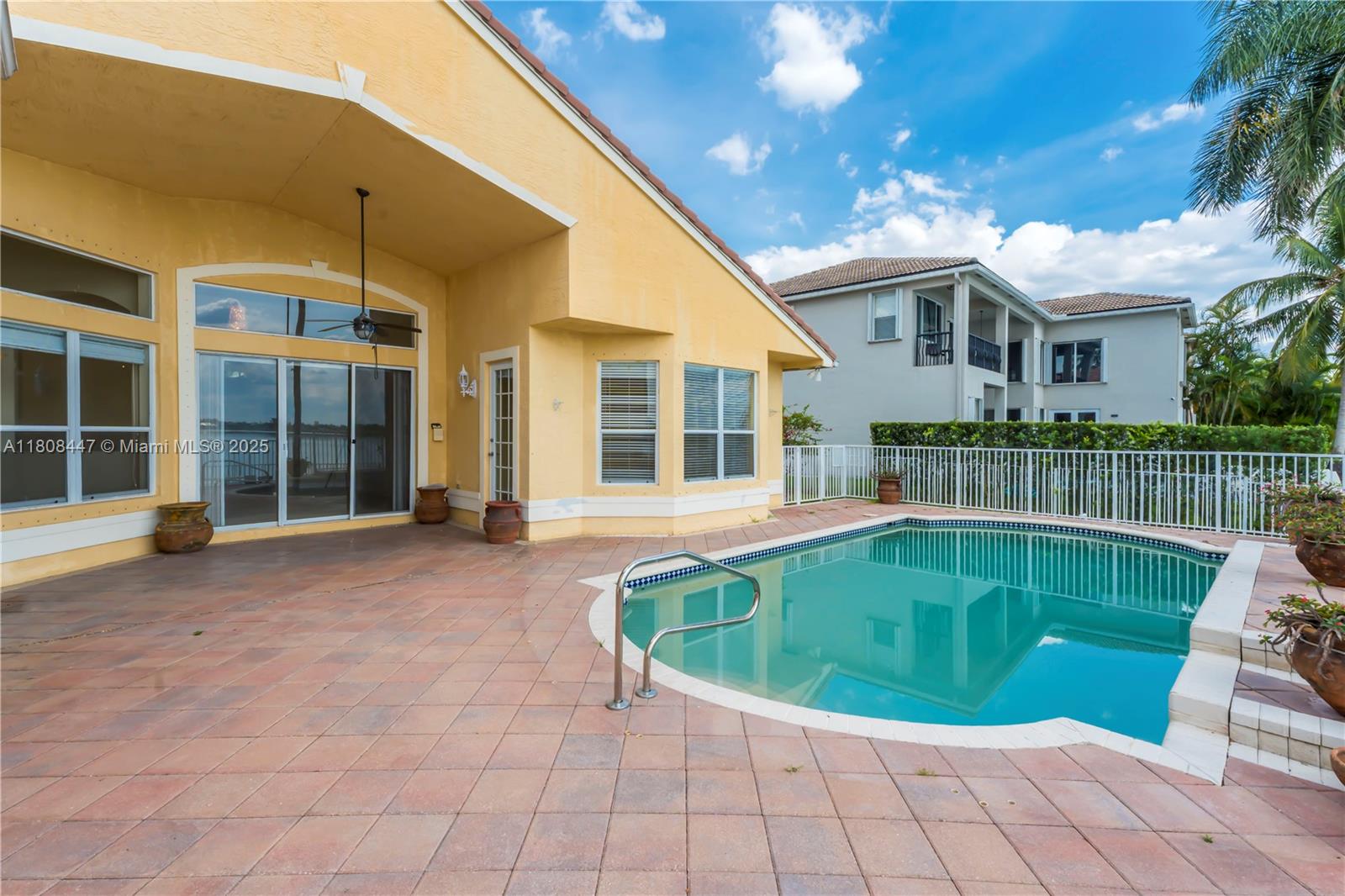 SUNSET LAKES PLAT THREE - Residential