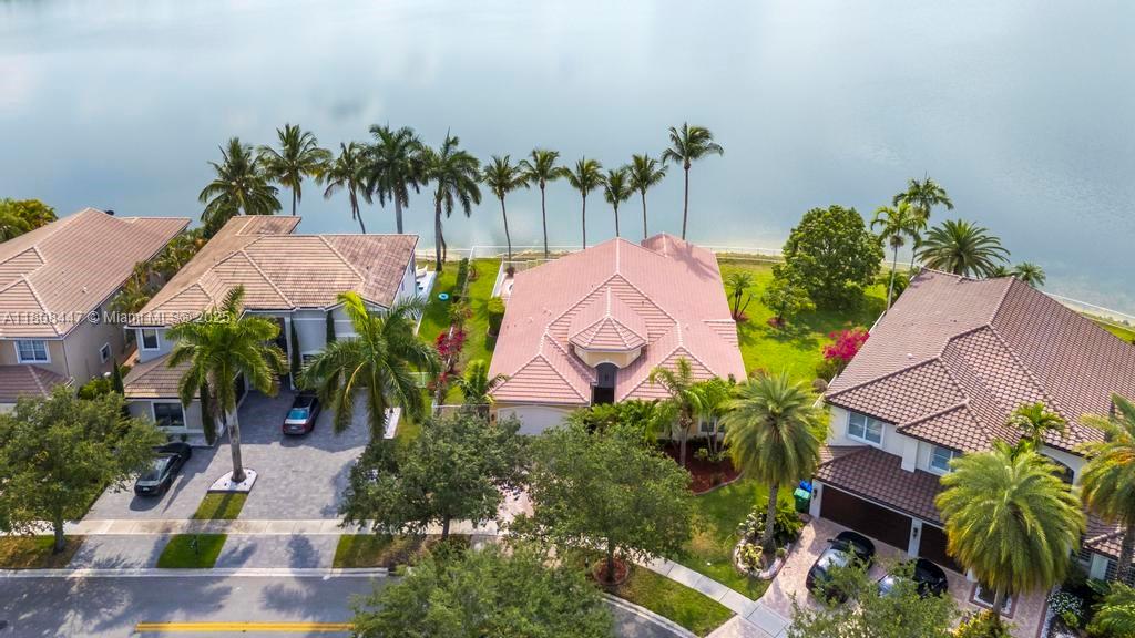 SUNSET LAKES PLAT THREE - Residential