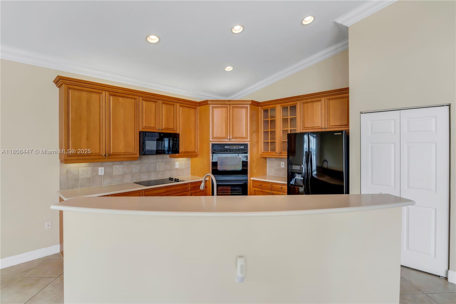 SUNSET LAKES PLAT THREE - Residential