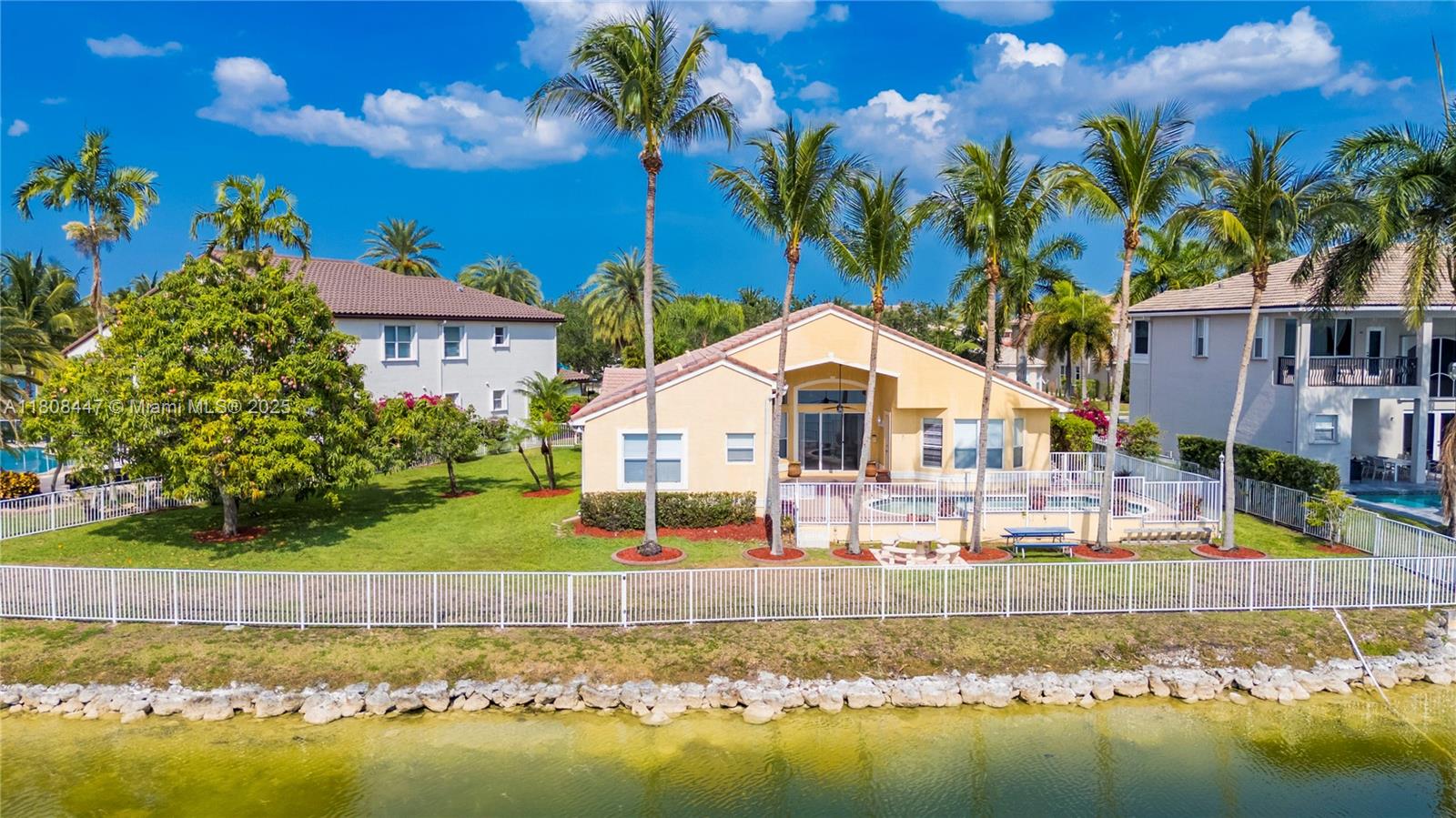 SUNSET LAKES PLAT THREE - Residential