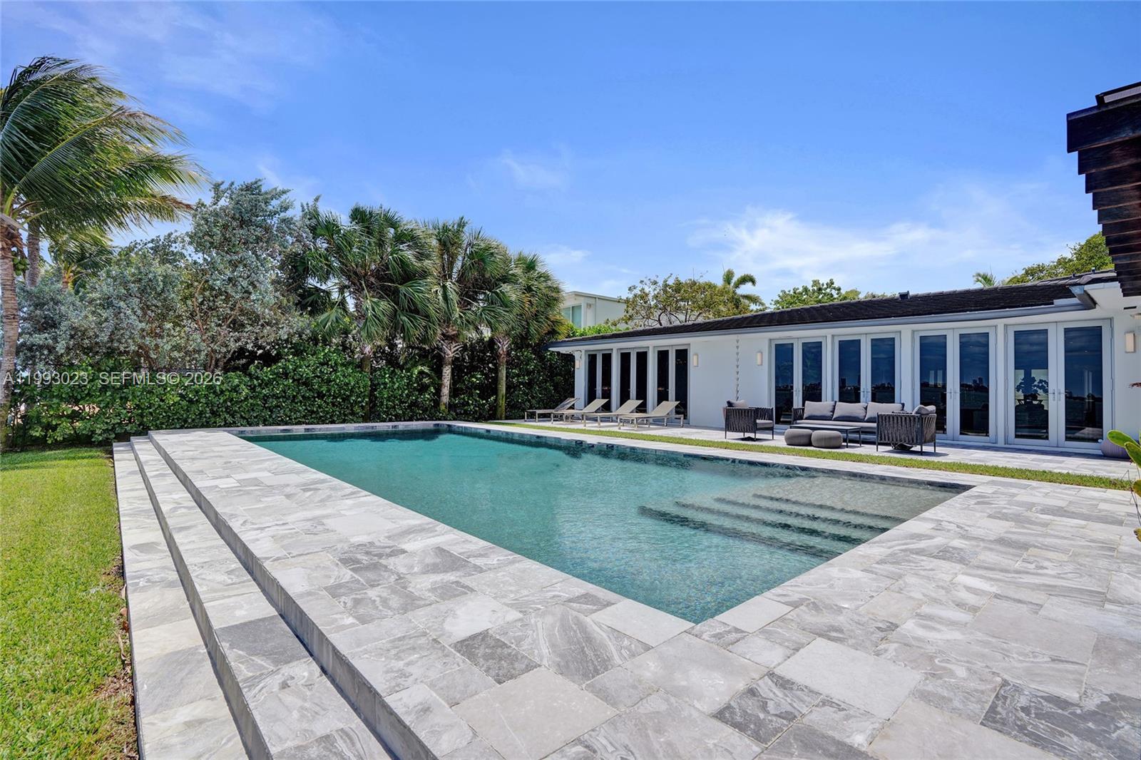 BAY LURE - Residential