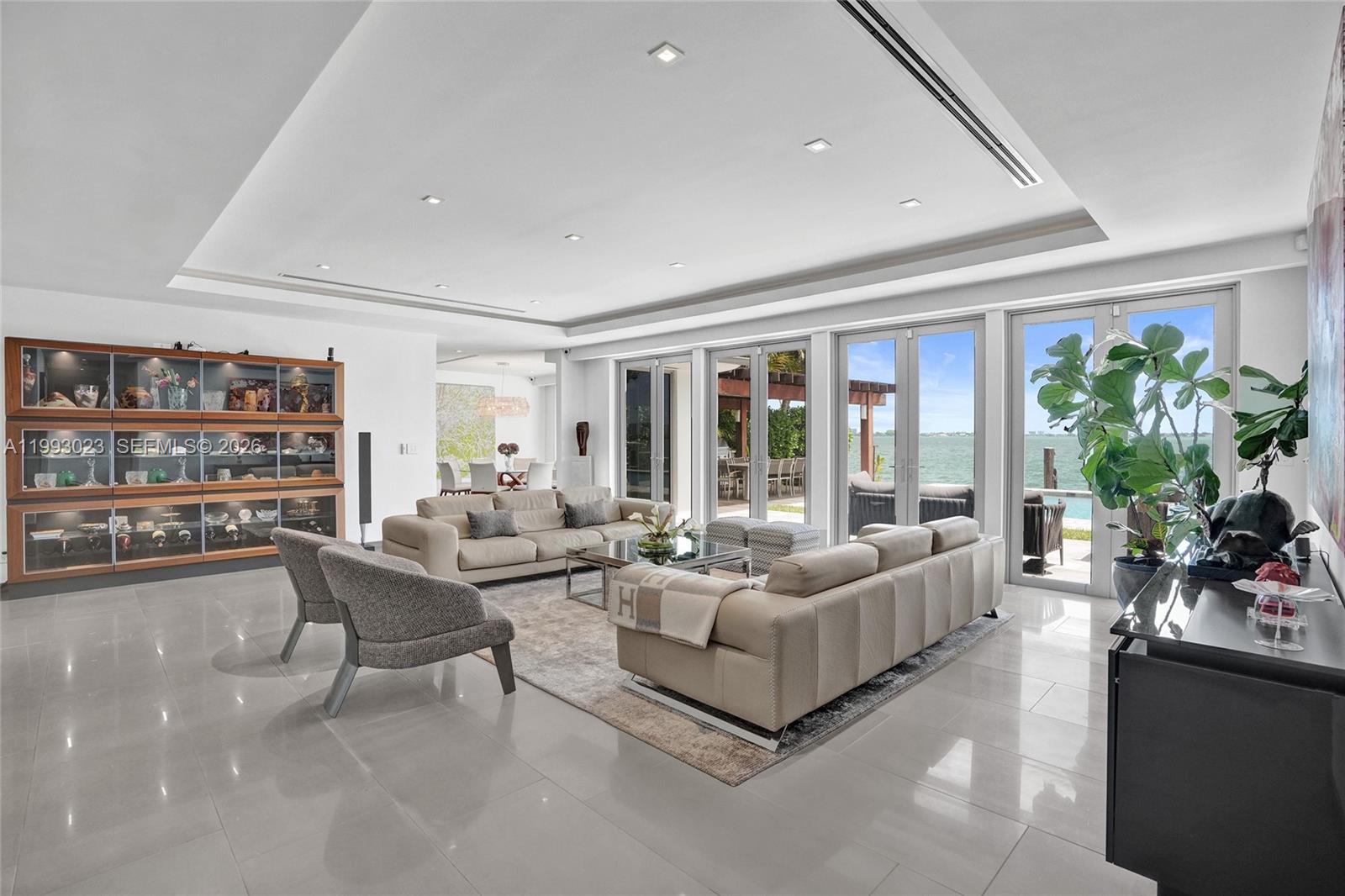 BAY LURE - Residential