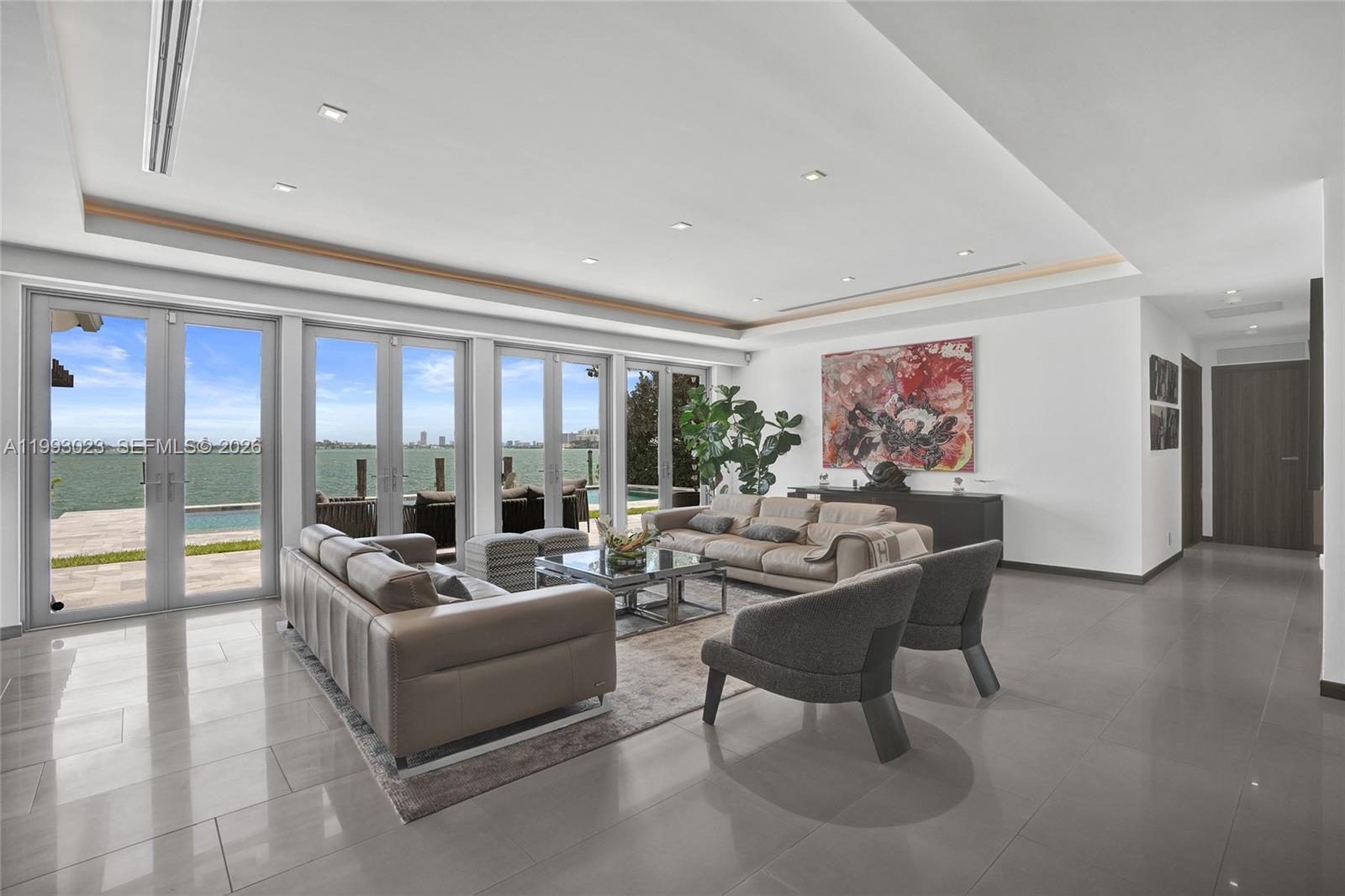 BAY LURE - Residential