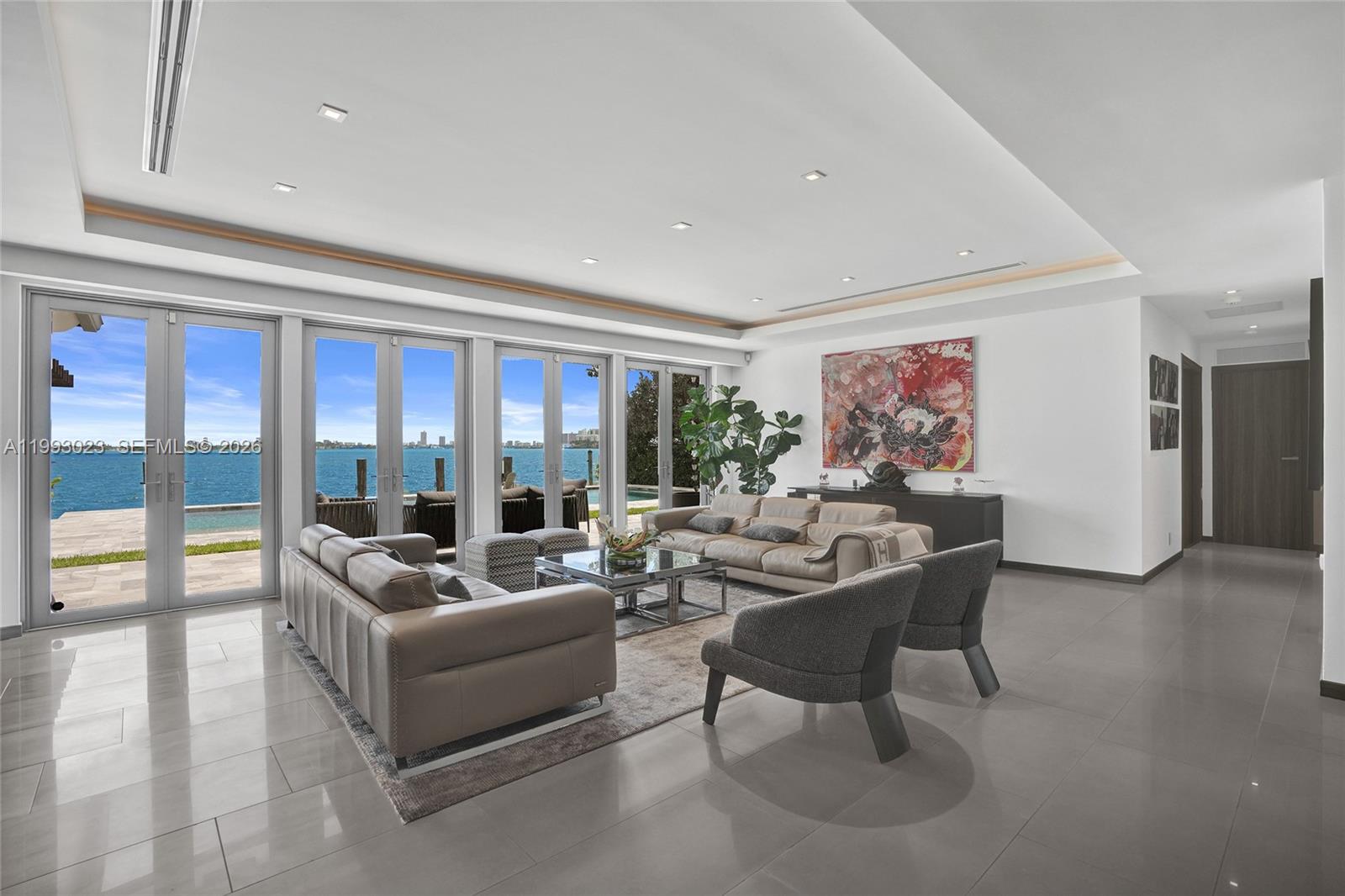 BAY LURE - Residential