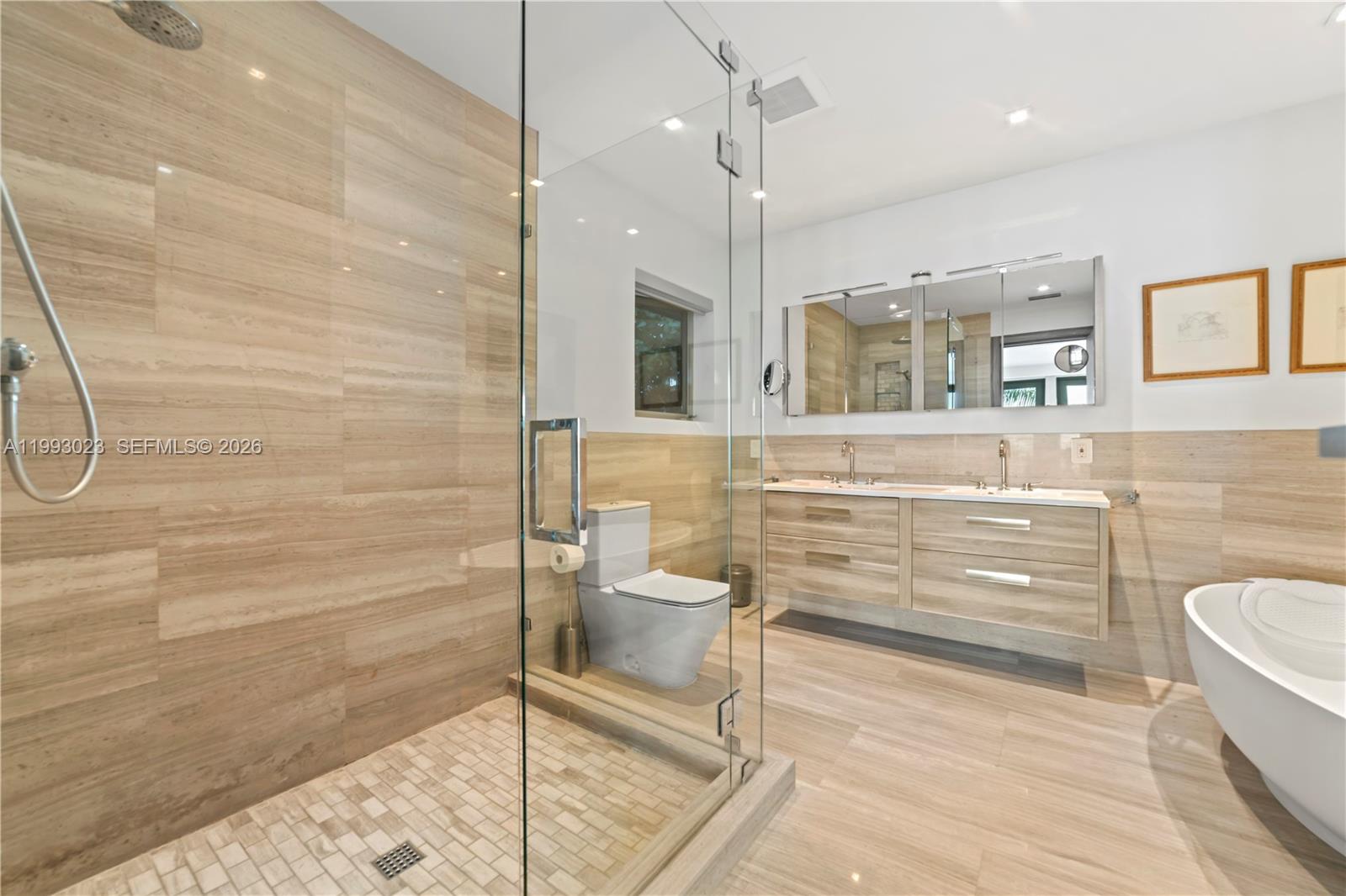 BAY LURE - Residential