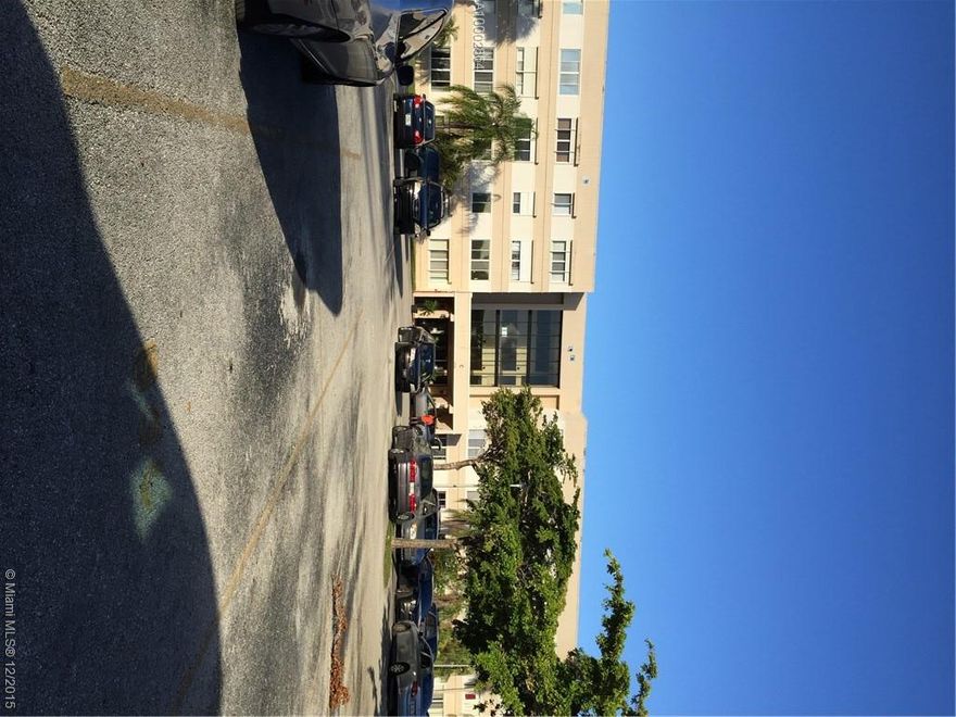 Quality 2 Bedroom 2 Bath condo, w/ updated kitchen & tiled floors throughout. Strategically located between US-1 and the FL Turnpike; close-to-everything such as the South Dade Bus-Way, the Homestead-Miami Speedway, Homestead Hospital, FL Keys Factory Outlet Shops, Homestead Air-Reserve Base, and Key Largo/FL Keys.