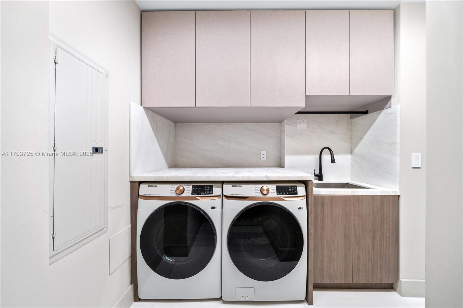 Four Season Residences - Residential