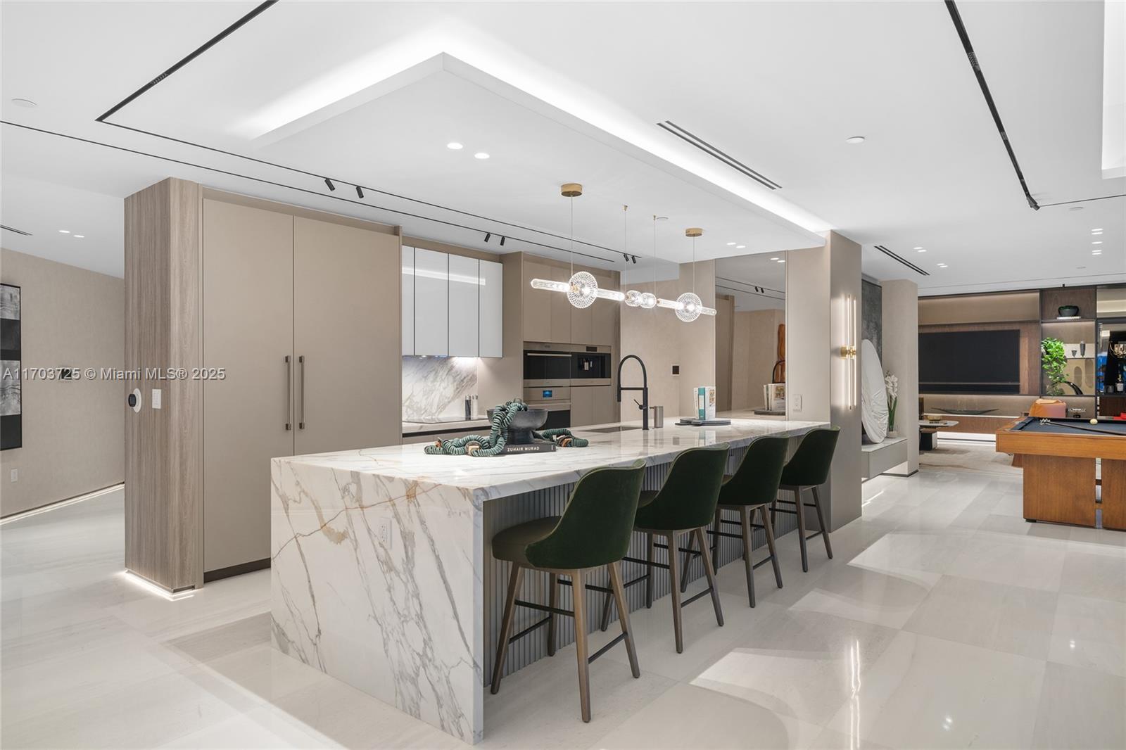 Four Season Residences - Residential