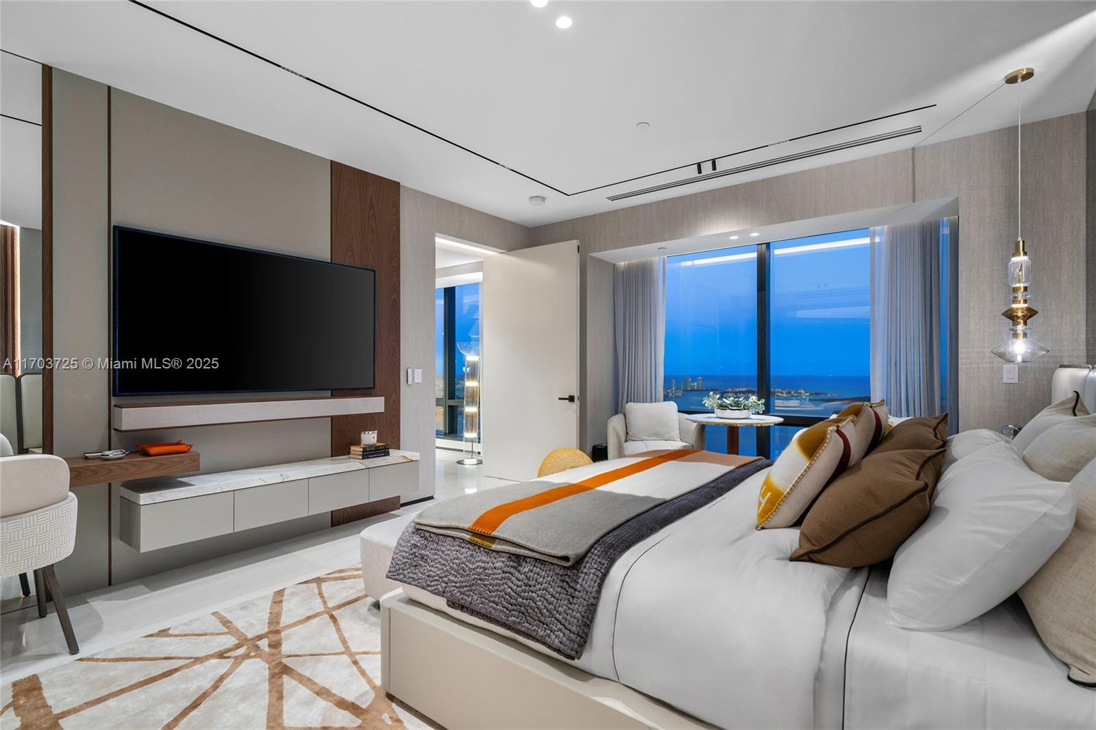 Four Season Residences - Residential