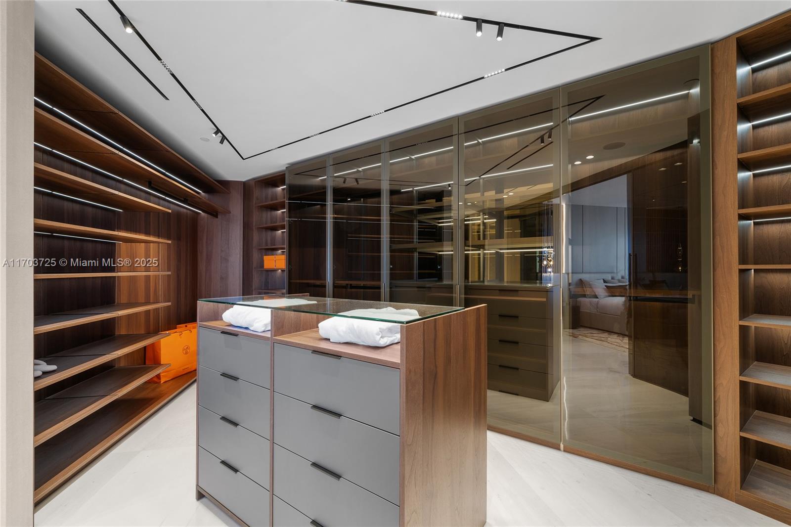 Four Season Residences - Residential