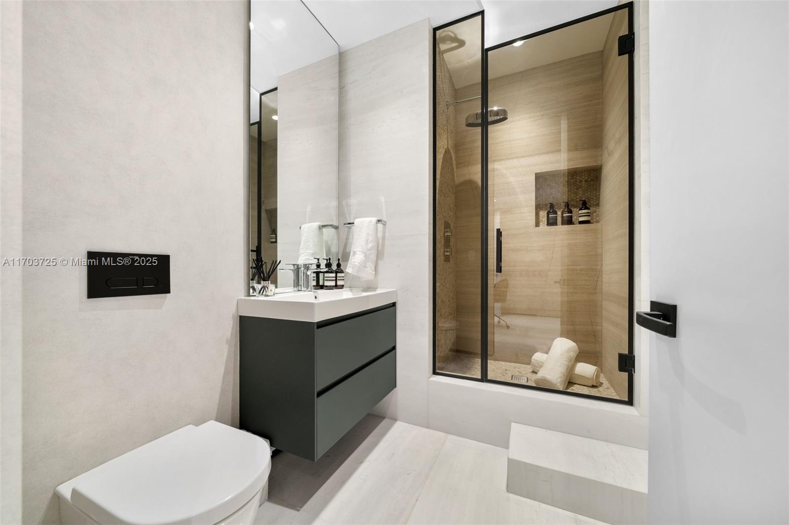 Four Season Residences - Residential