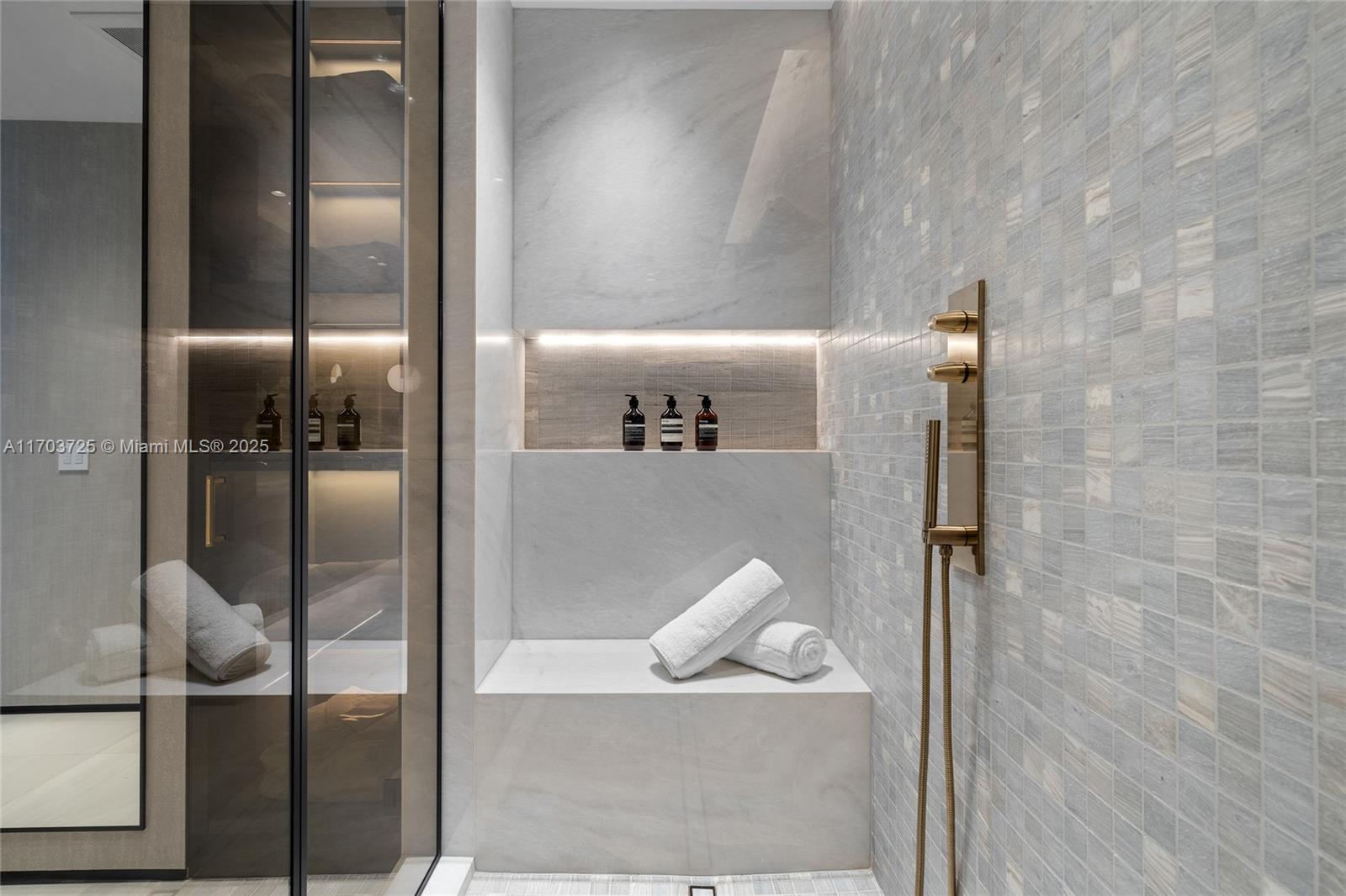 Four Season Residences - Residential