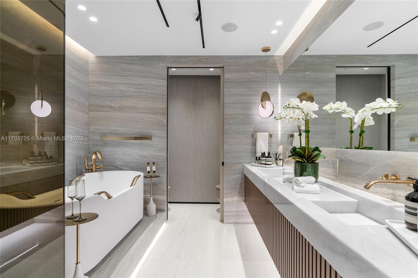 Four Season Residences - Residential