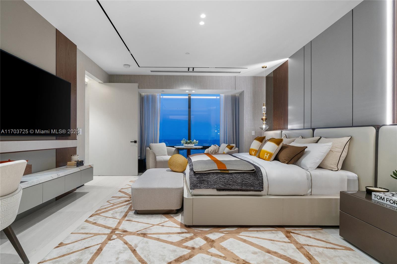 Four Season Residences - Residential