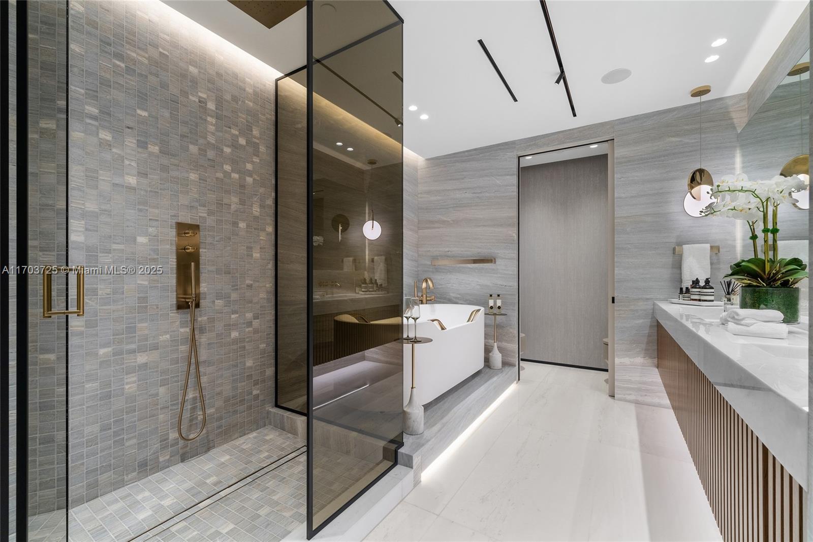 Four Season Residences - Residential