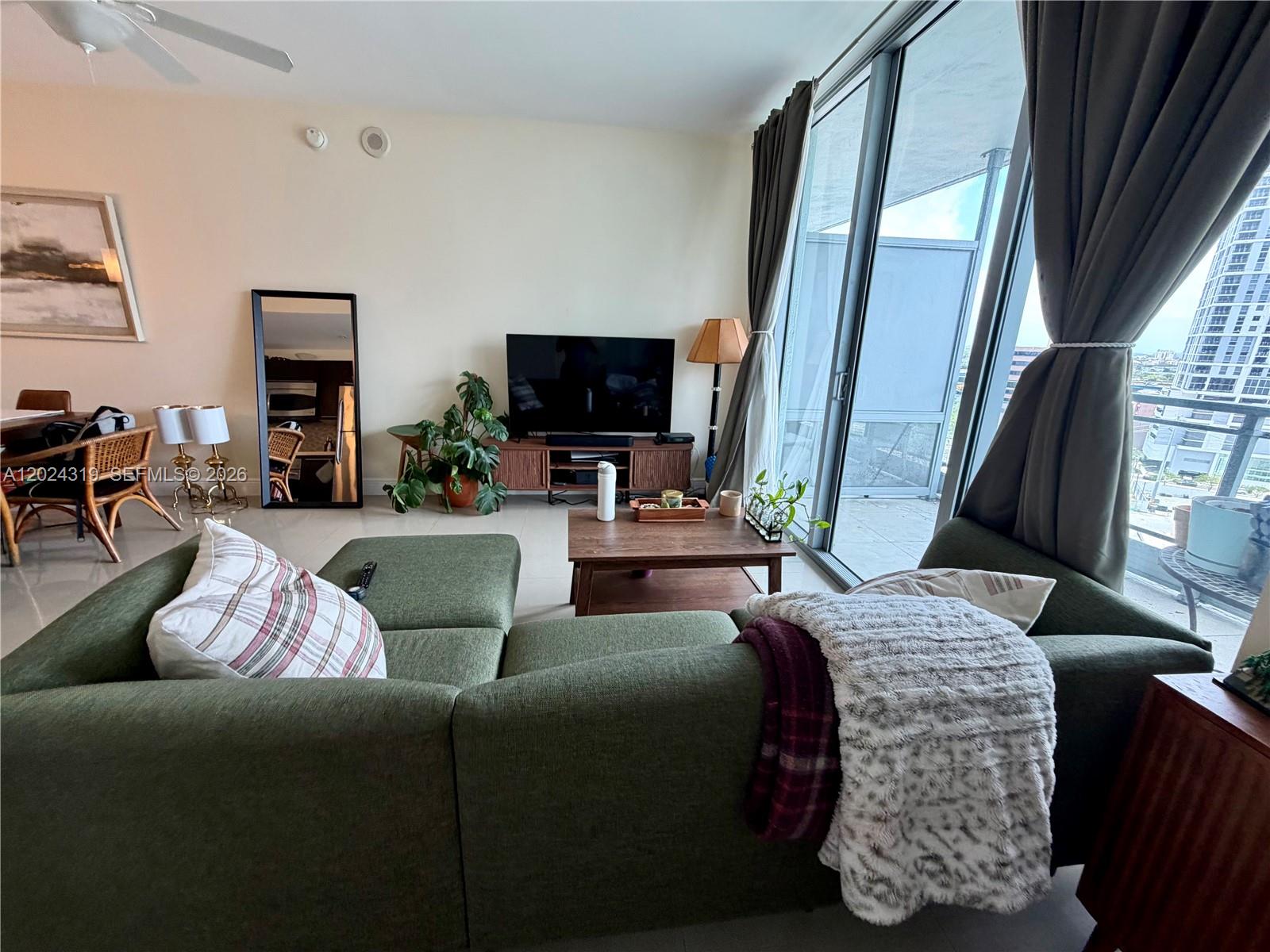 IVY CONDO - Residential