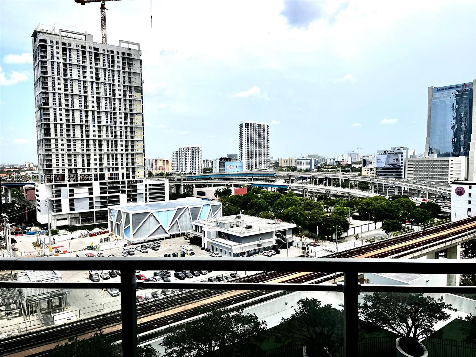 IVY CONDO - Residential