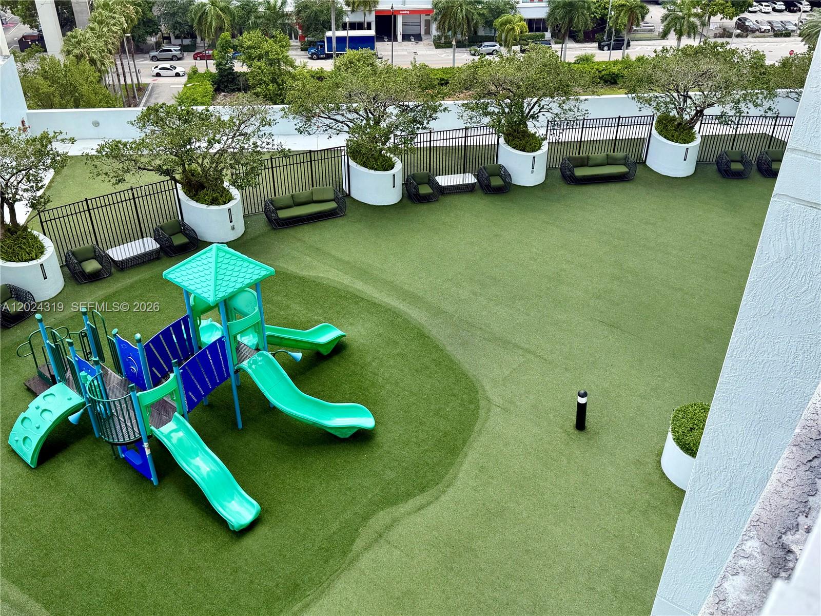 IVY CONDO - Residential