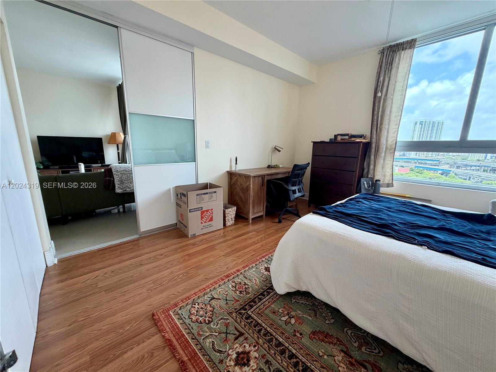 IVY CONDO - Residential