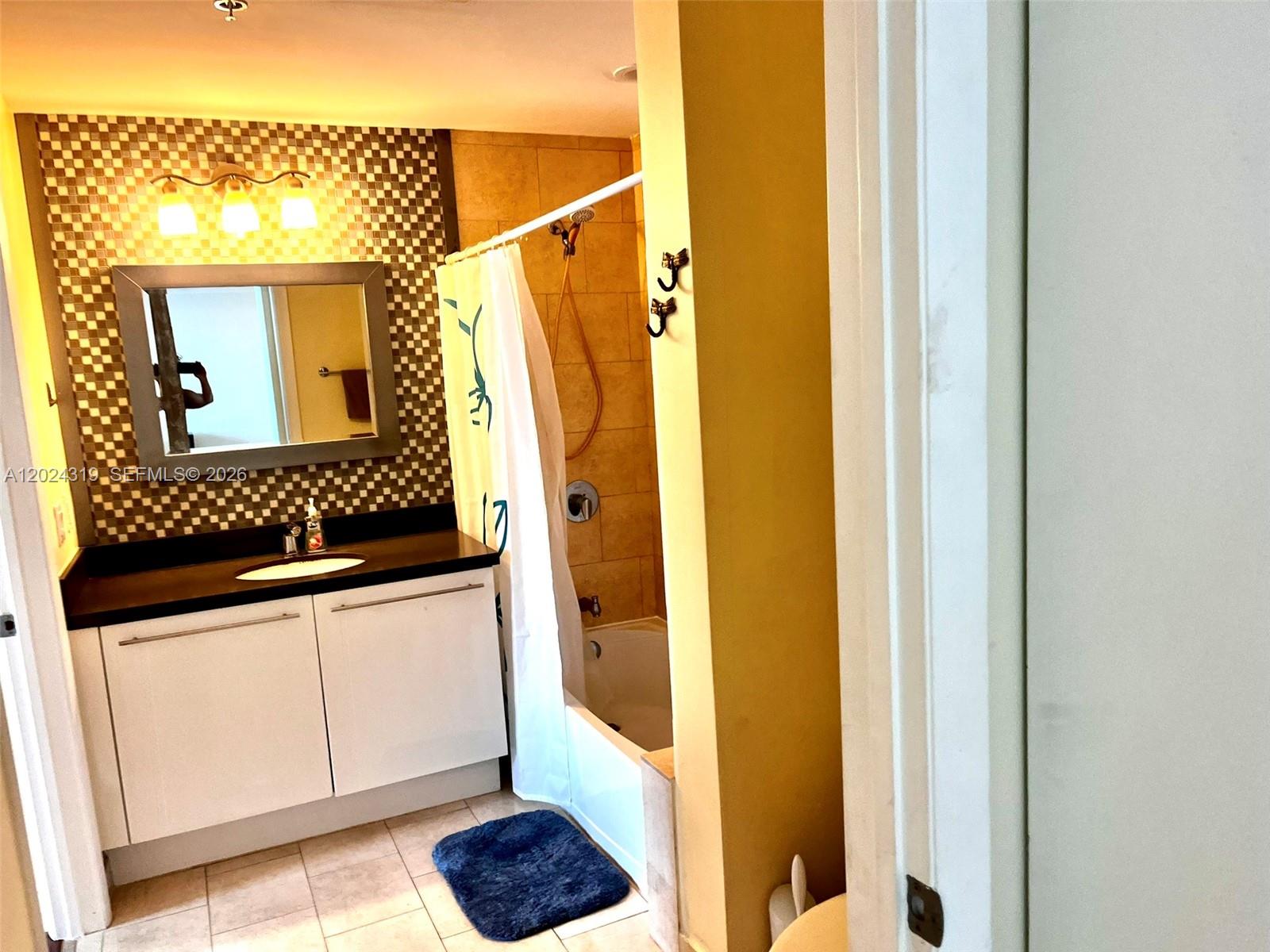 IVY CONDO - Residential