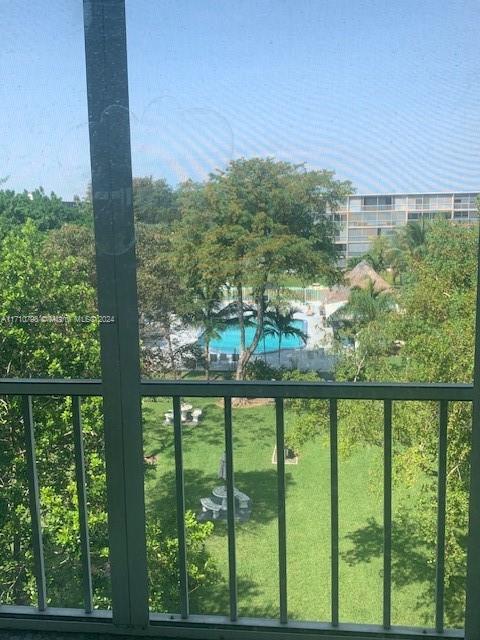 HILLCREST COUNTRY CLUB AP - Residential