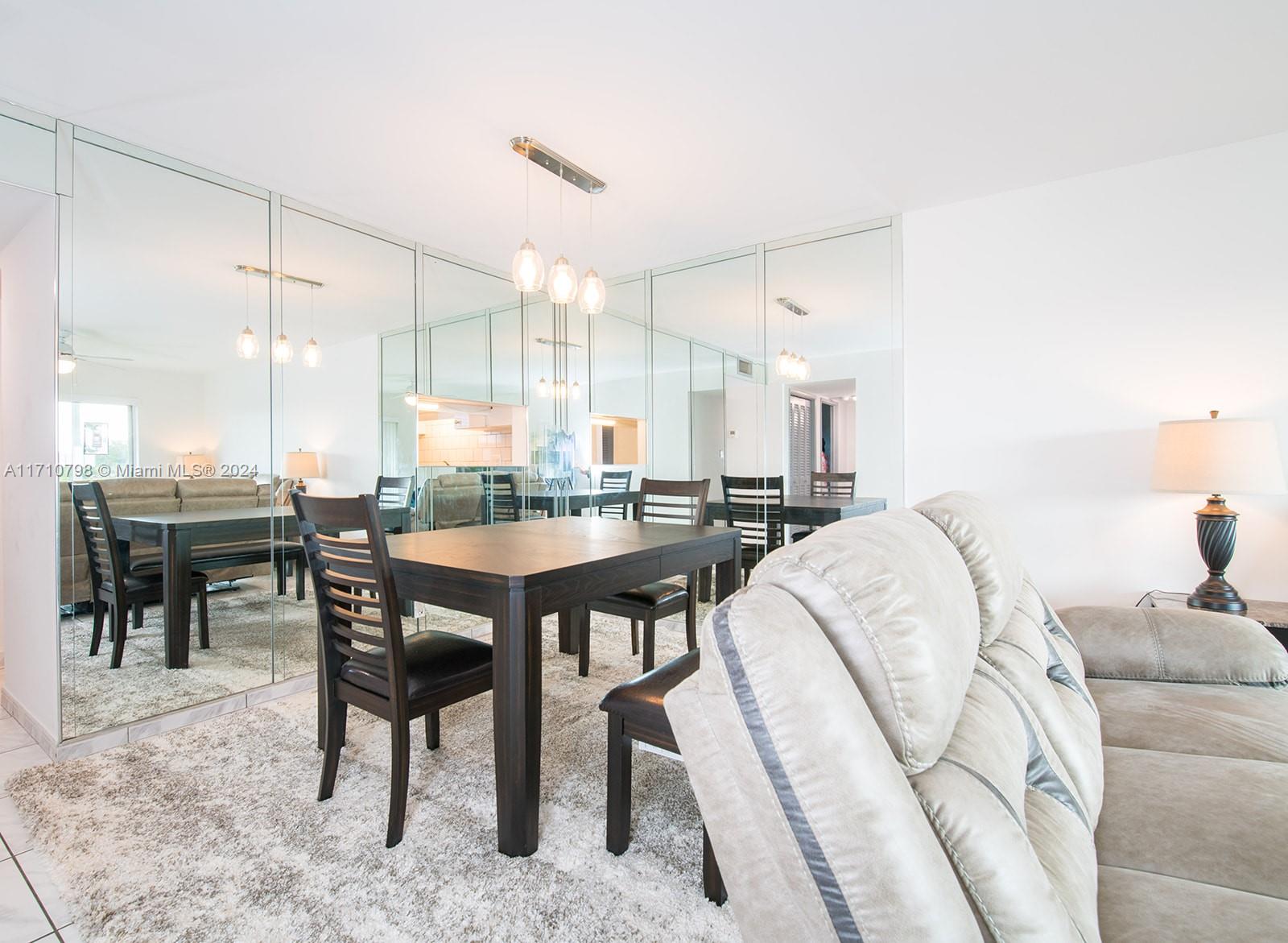 HILLCREST COUNTRY CLUB AP - Residential