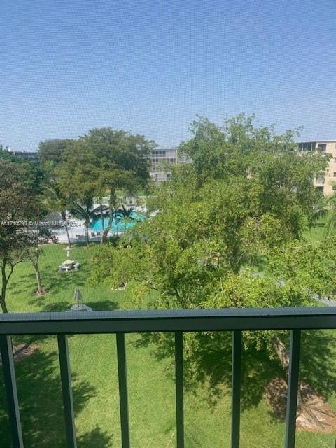 HILLCREST COUNTRY CLUB AP - Residential