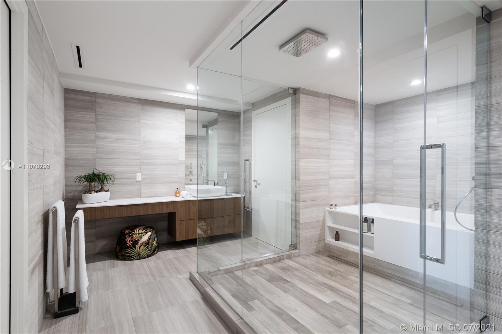 The Ritz Carlton - Residential