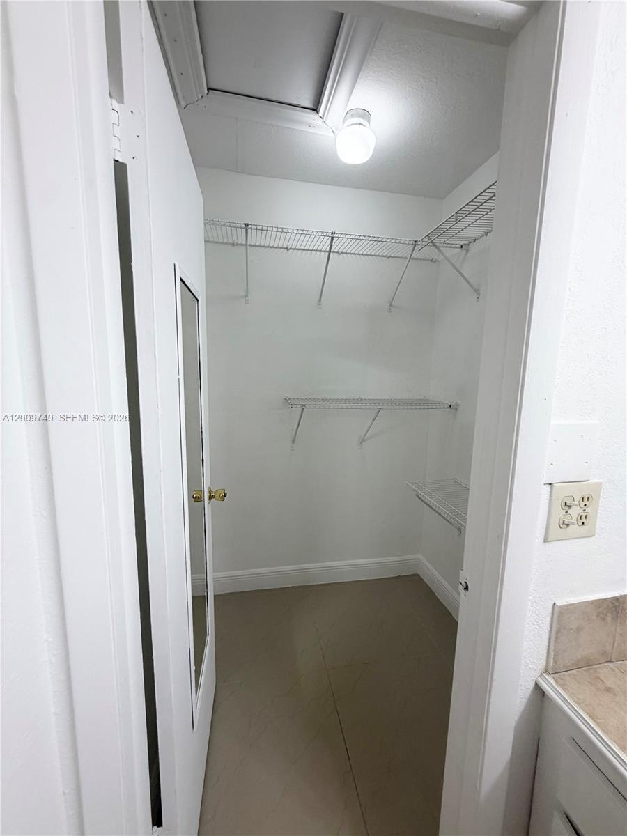 LA PLACIDA SECTION 1 COND - Residential
