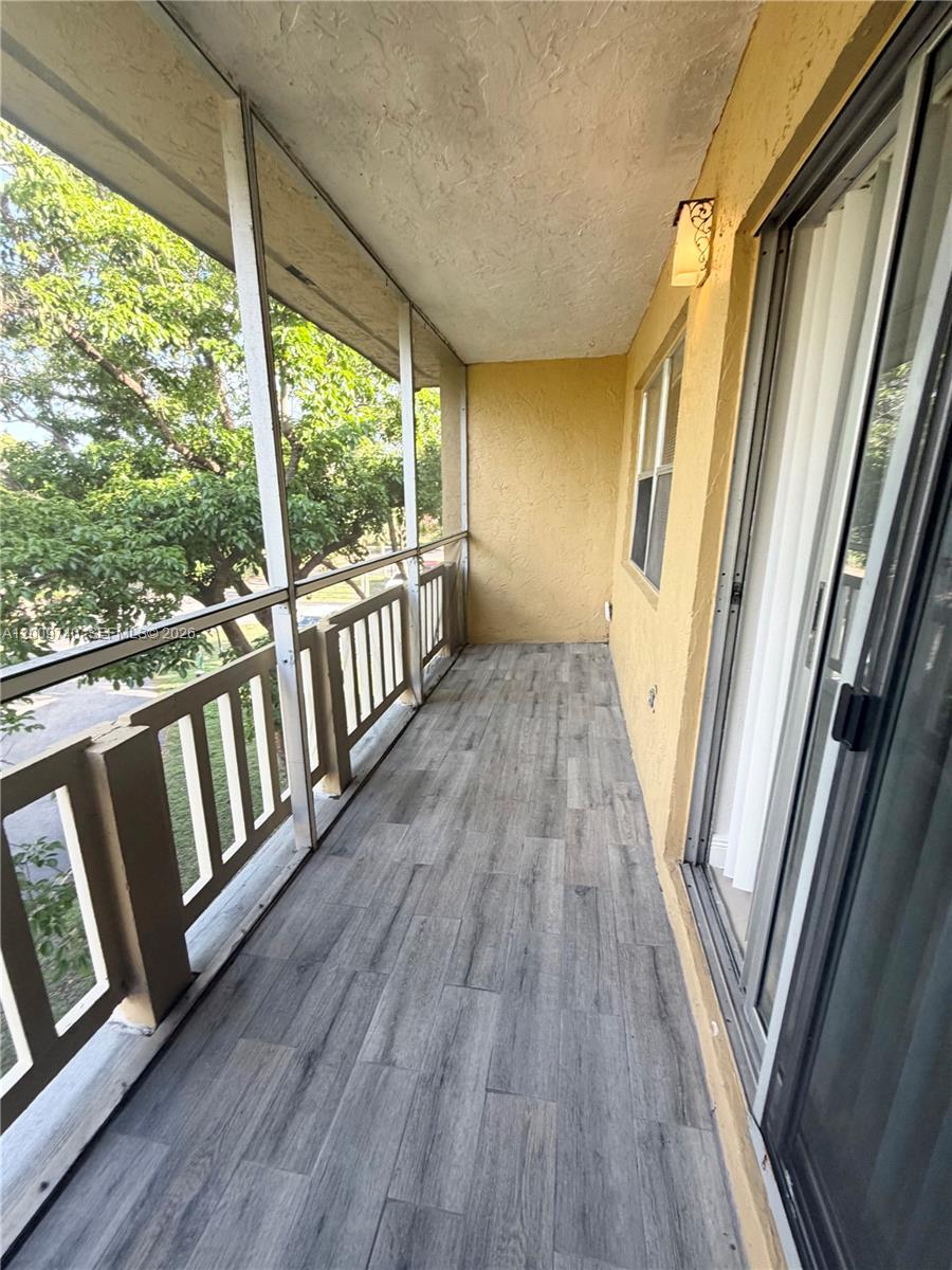 LA PLACIDA SECTION 1 COND - Residential