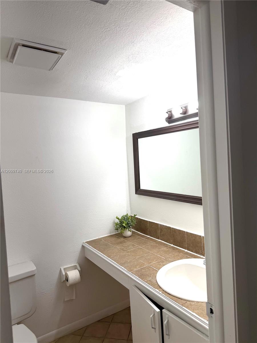 LA PLACIDA SECTION 1 COND - Residential