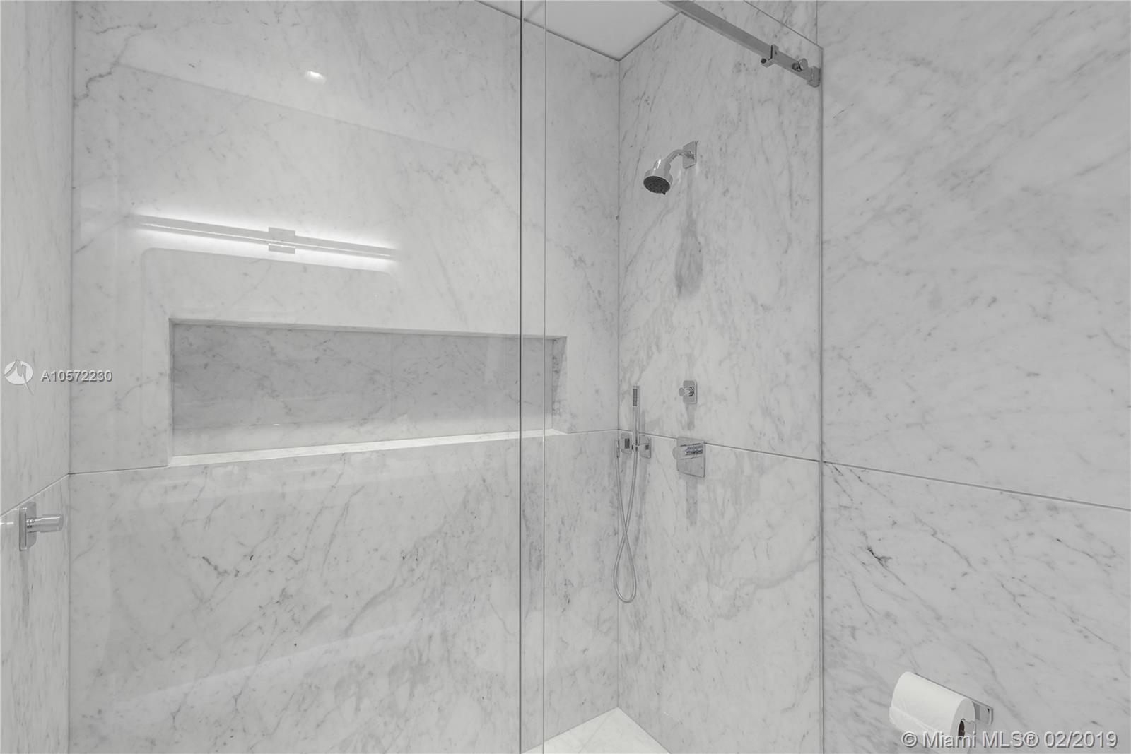 CONTINUUM ON SOUTH BEACH - Residential