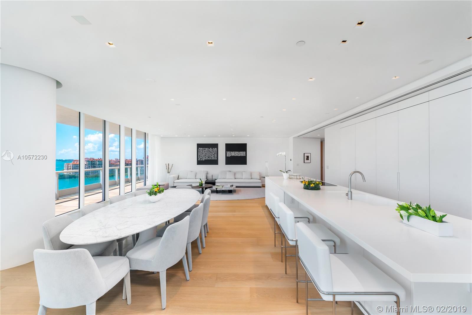 CONTINUUM ON SOUTH BEACH - Residential