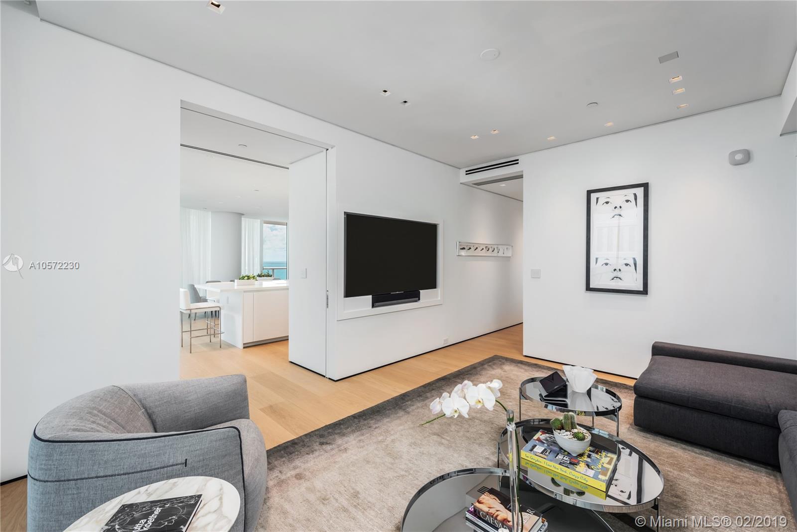 CONTINUUM ON SOUTH BEACH - Residential