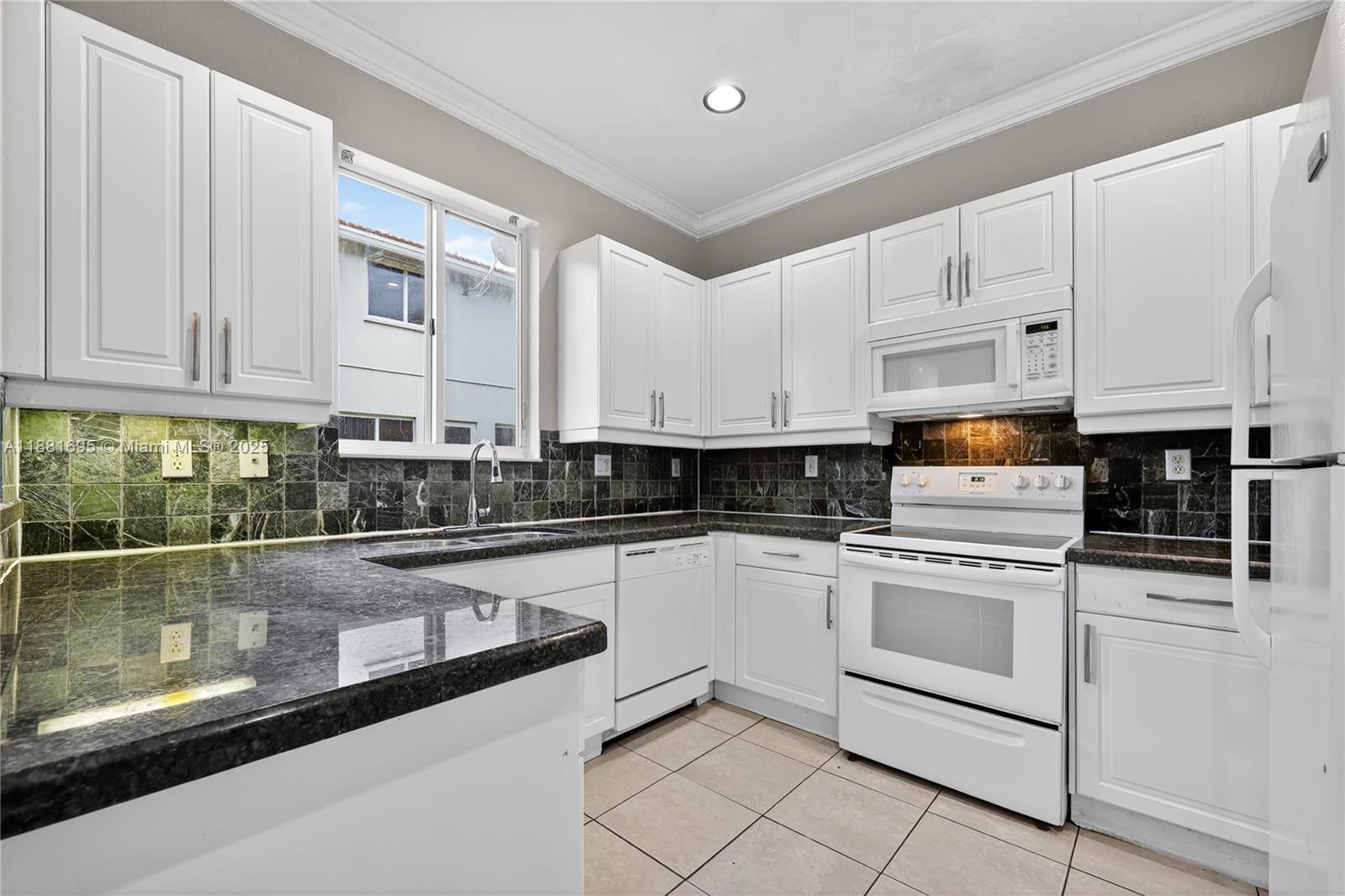 MAJORCA ISLES III CONDO - Residential