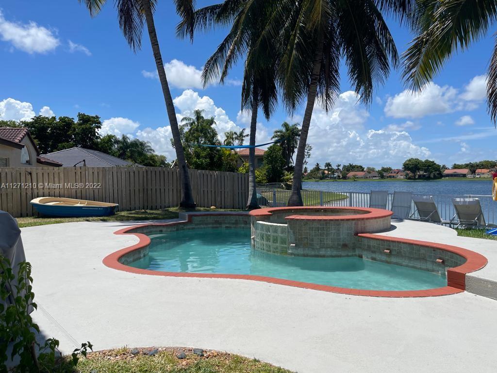 LAKES BY THE BAY SEC 8 - Residential