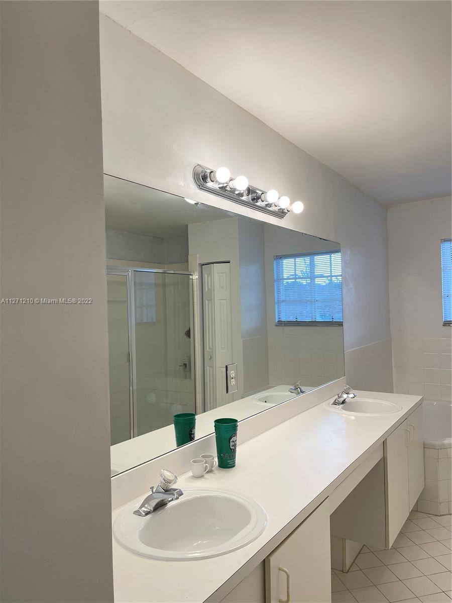 LAKES BY THE BAY SEC 8 - Residential