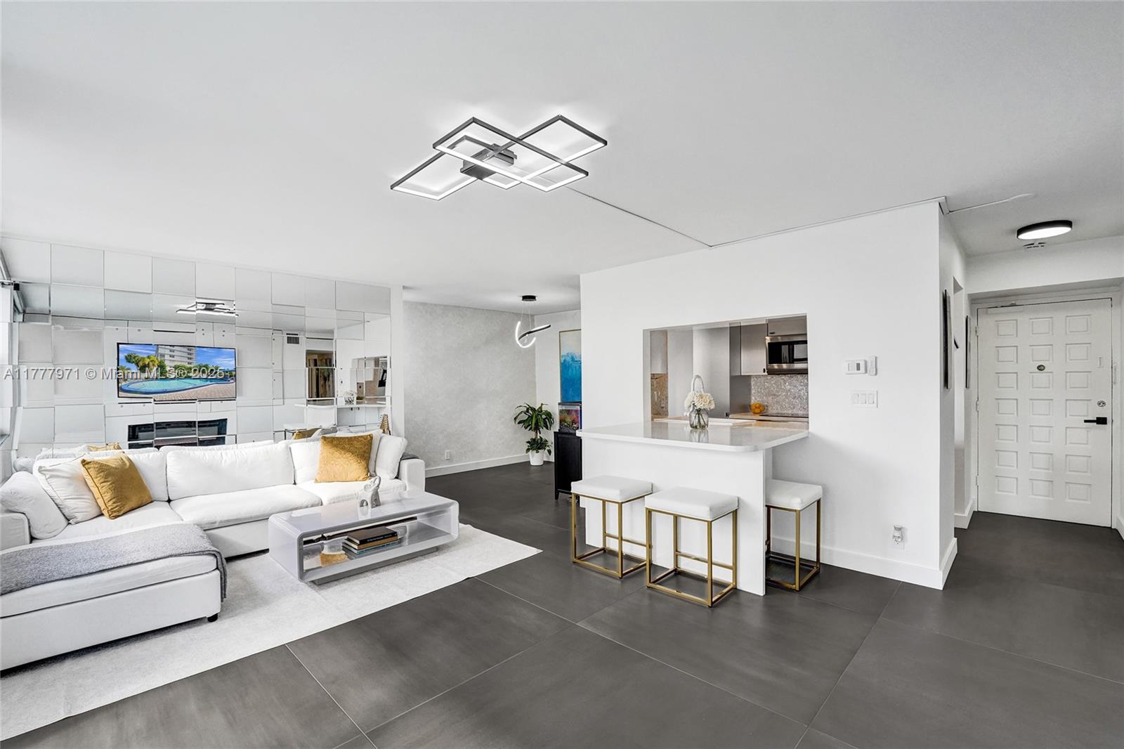 GOLDEN ISLES YACHT CLUB C - Residential