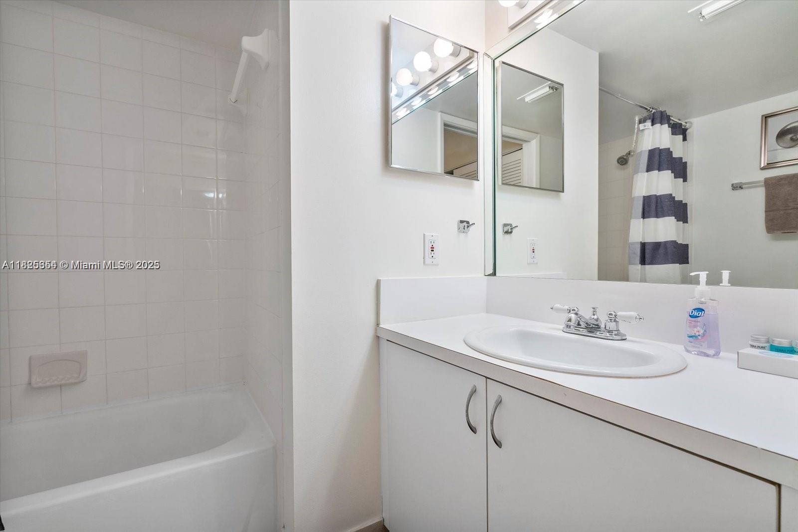 THE YACHT CLUB AT AVENTUR - Residential