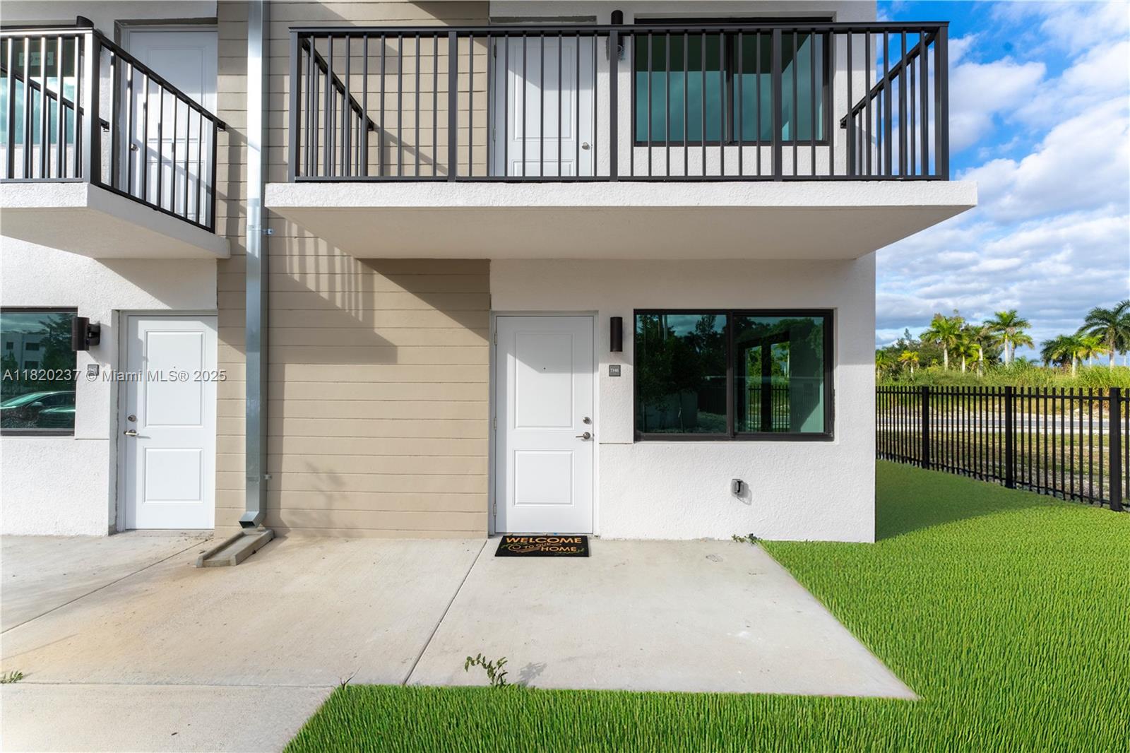 155 Nw 160th St Th 6, North Miami Beach, Miami-Dade County, Florida - 2 Bedrooms  
2 Bathrooms - 