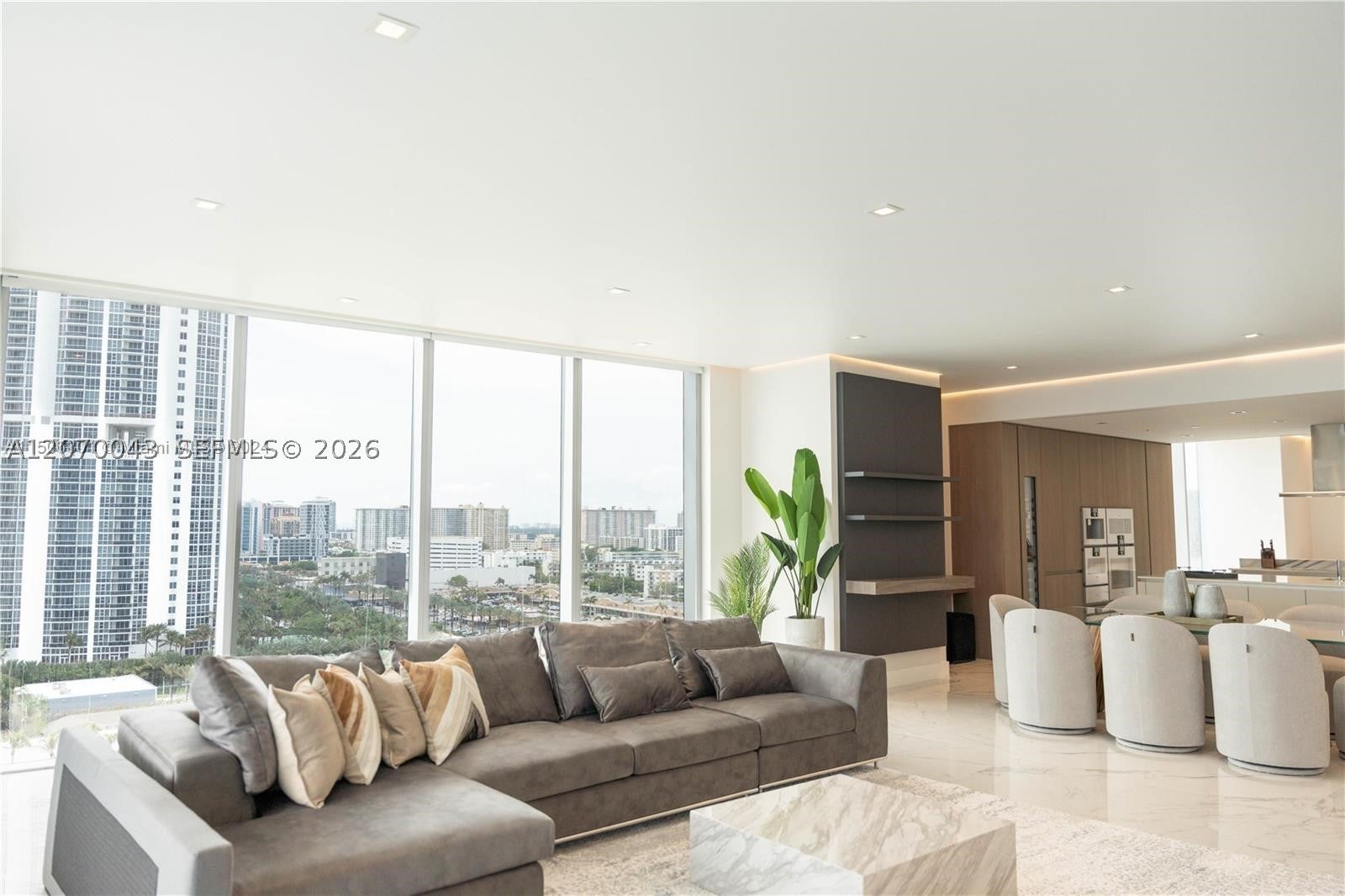 18501 Collins Ave 1104