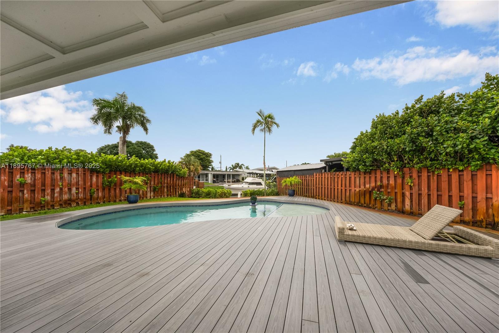 LAUDERDALE ISLES NO 2-BLK - Residential