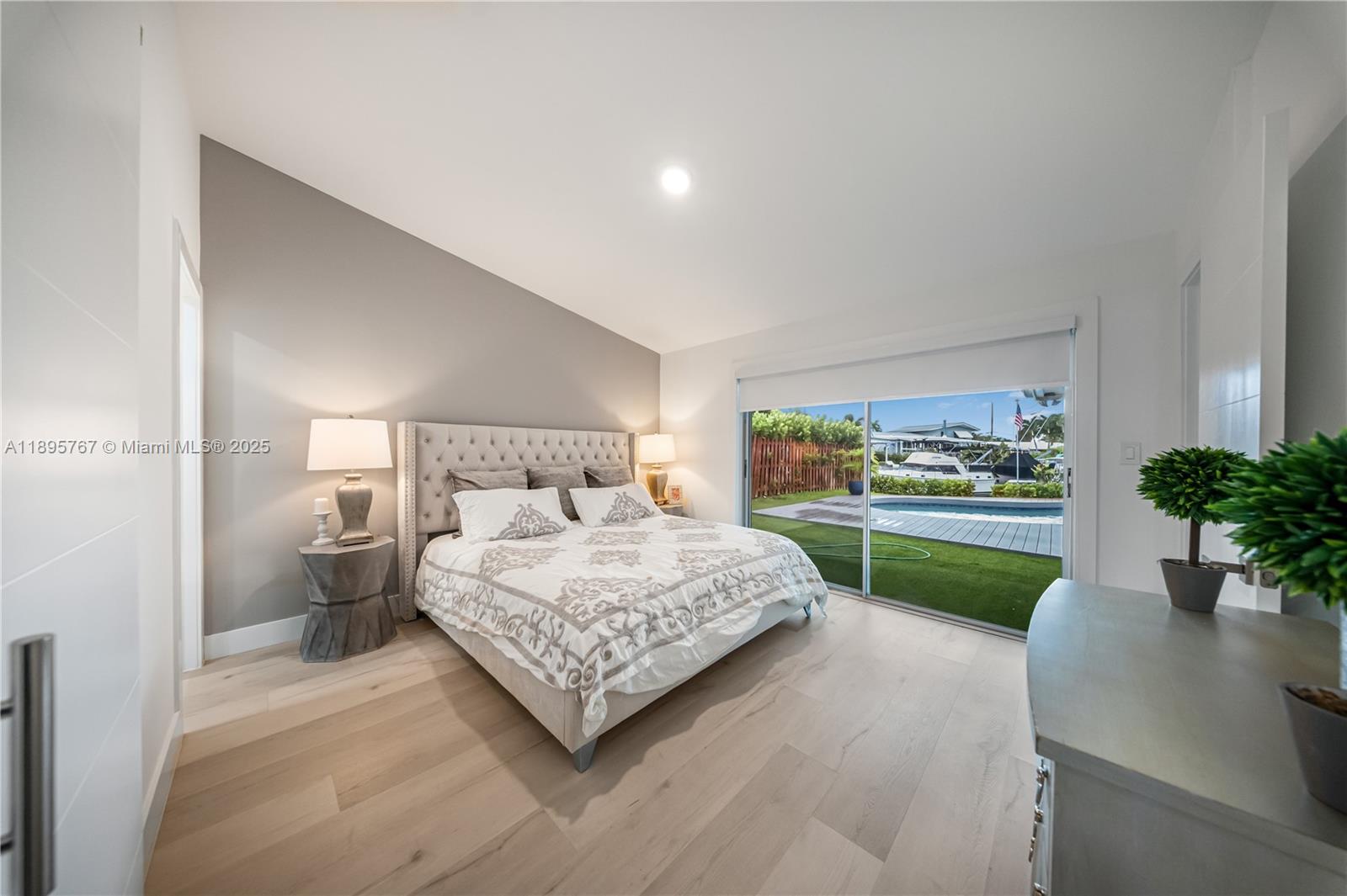 LAUDERDALE ISLES NO 2-BLK - Residential
