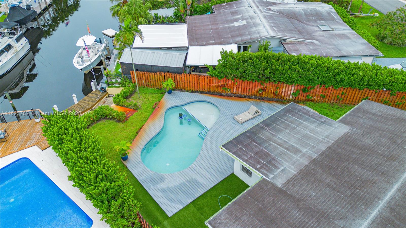 LAUDERDALE ISLES NO 2-BLK - Residential