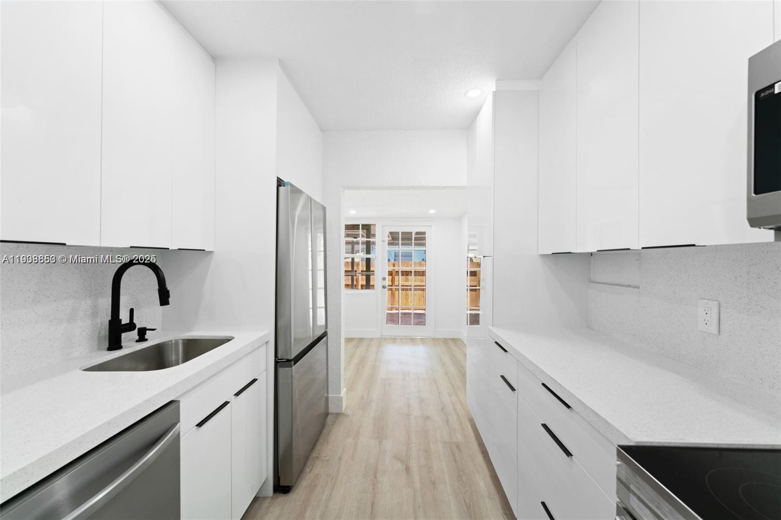 COM SILVER BLUFF - Residential Lease