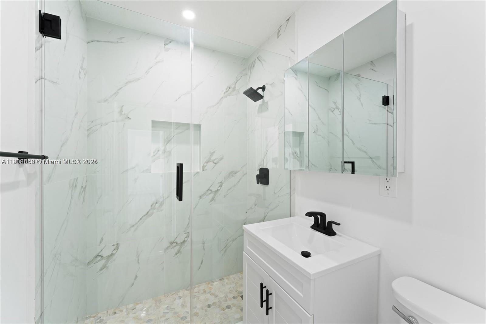 COM SILVER BLUFF - Residential Lease