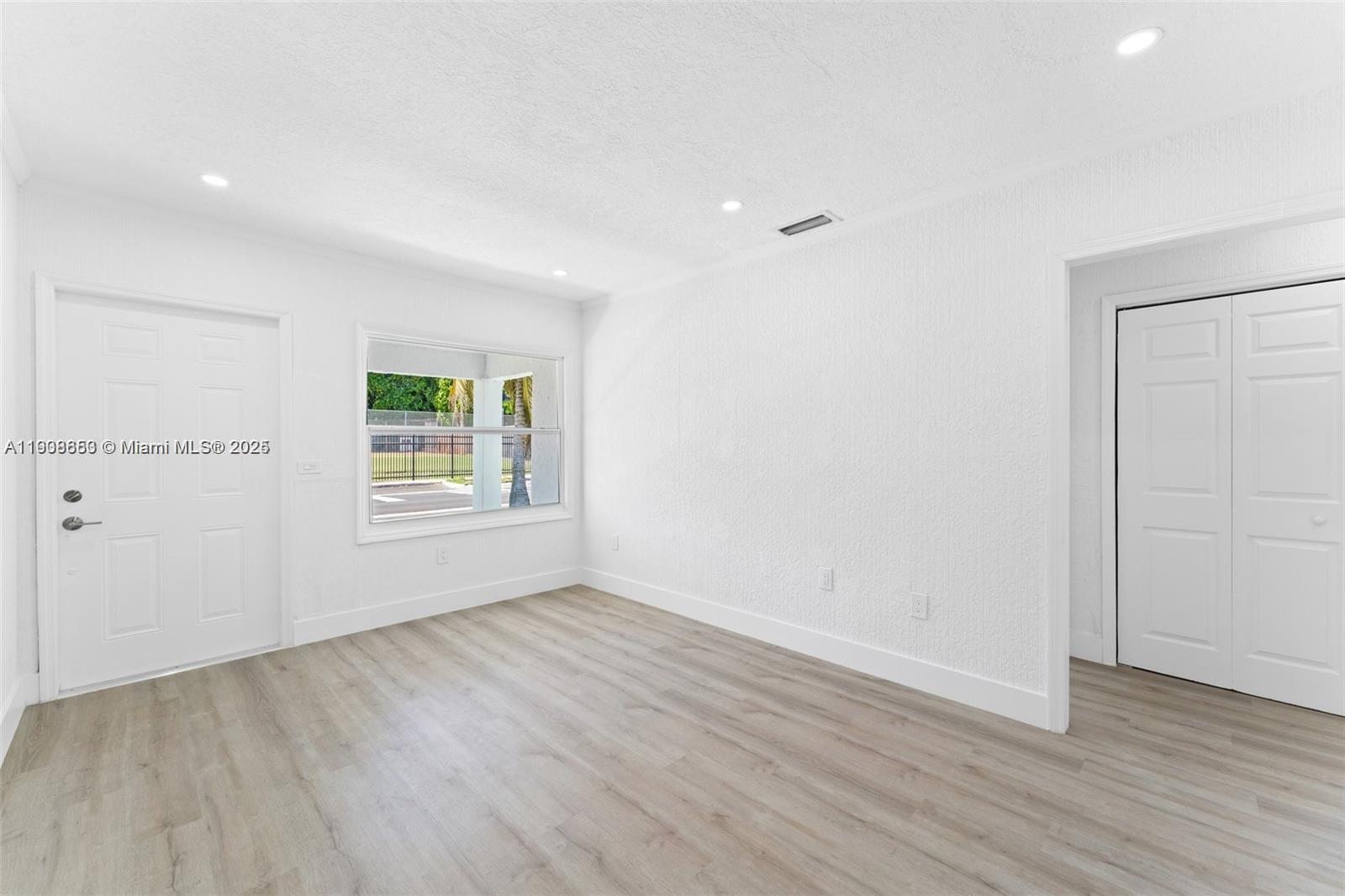 COM SILVER BLUFF - Residential Lease