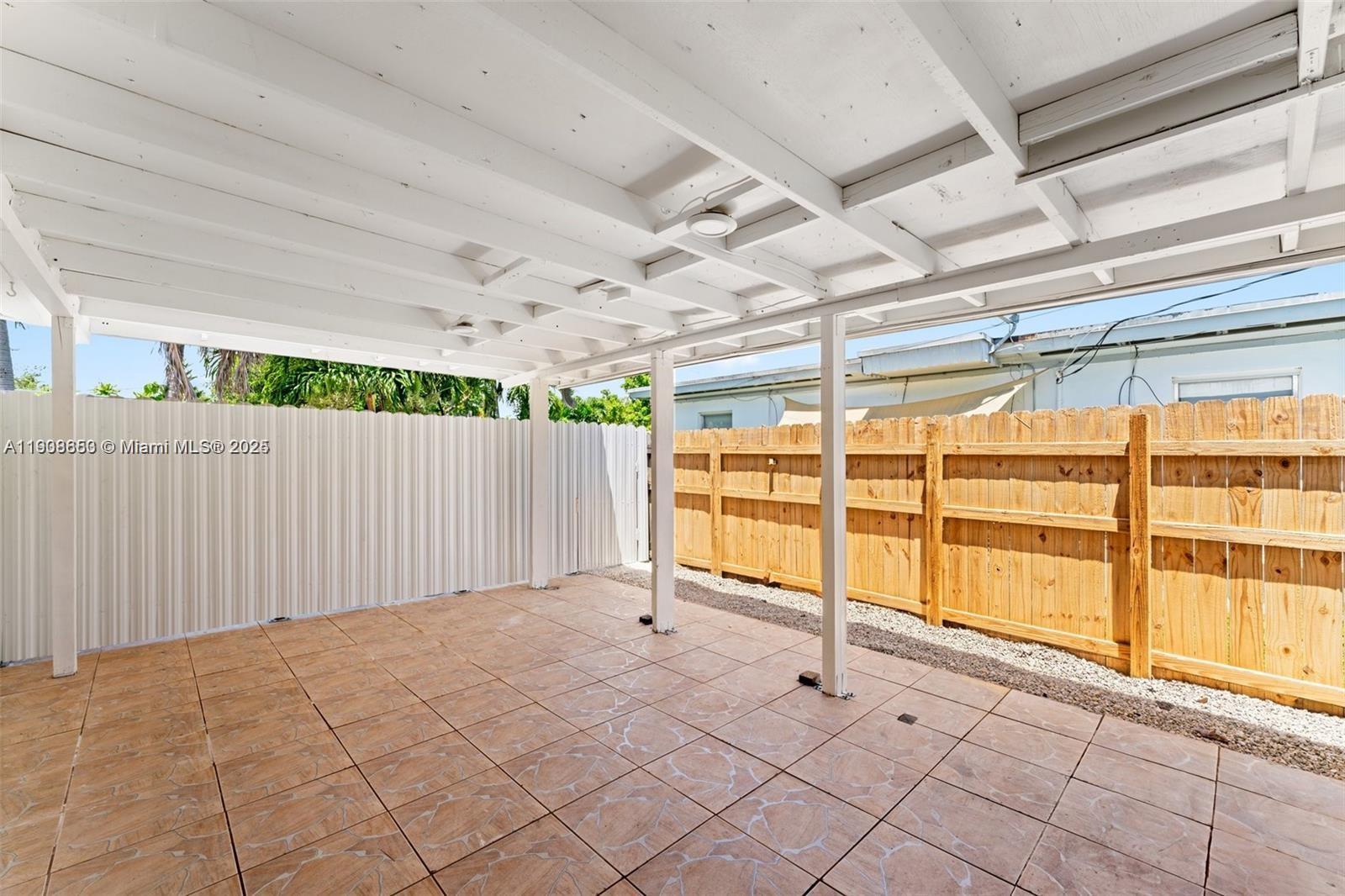 COM SILVER BLUFF - Residential Lease