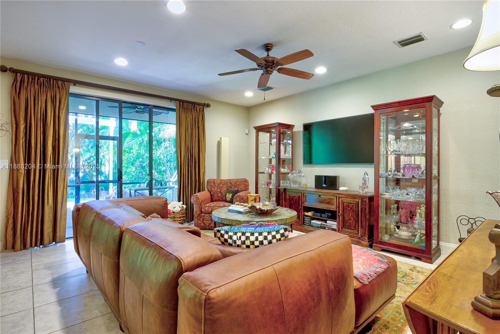 CUTLER CAY - Residential